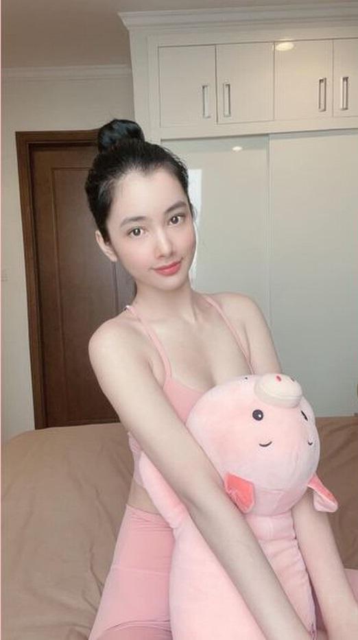 Tình trẻ tin đồn của chồng cũ Lệ Quyên lộ nội y vì đồ gym phản chủ-3