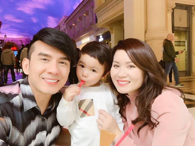 Nghẹt thở cảnh Đan Trường ra sức hát trong lúc bị cưa nửa người-1