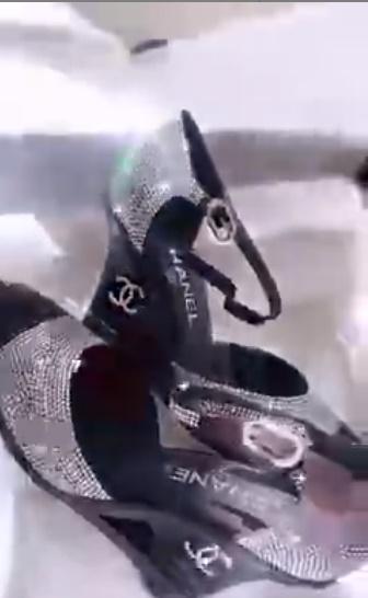 Mặc dịch bệnh khó khăn, Ngọc Trinh vẫn chi gần nửa tỷ sắm túi hiệu-6