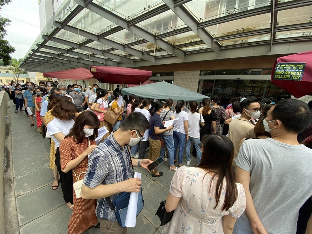 Bí thư Hà Nội: Dừng ngay điểm tiêm vaccine Bệnh viện E-1