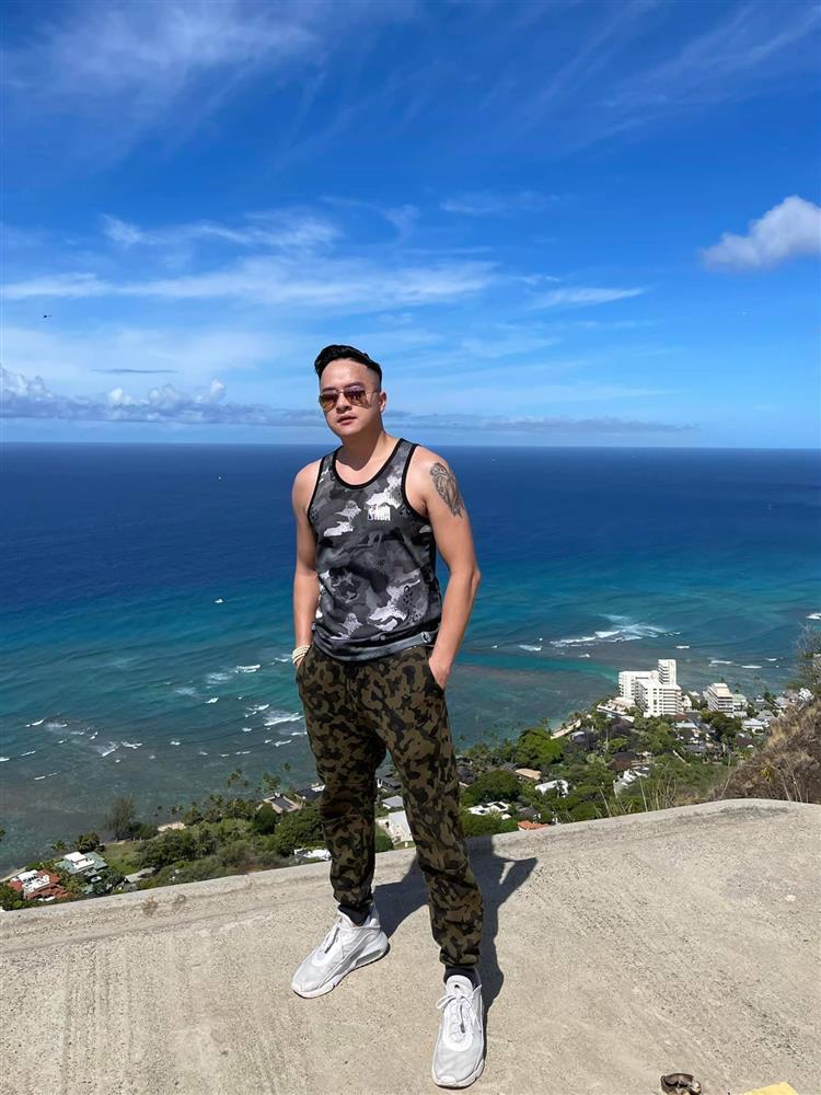 Cao Thái Sơn đăng ảnh mát mẻ, dân mạng soi trai lạ lọt khung hình-8