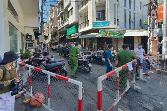 Thành ủy TP.HCM: 'Cao điểm 2 tuần tới có ý nghĩa quyết định'