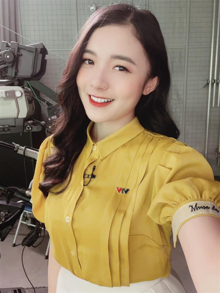 MC trẻ nhất VTV bị lan truyền avatar hãy sống như thuốc phiện-7