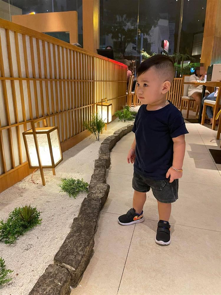 Ngoại hình đáng yêu cháu trai 2 tuổi của thủ môn Bùi Tiến Dũng-10