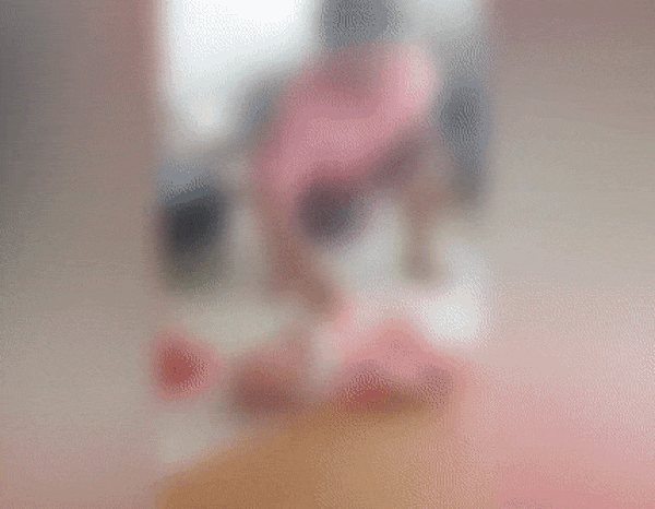 Cầm dép đập liên tục vào mặt con sơ sinh, ác mẫu chửi rủa: Mày đi chết đi-2