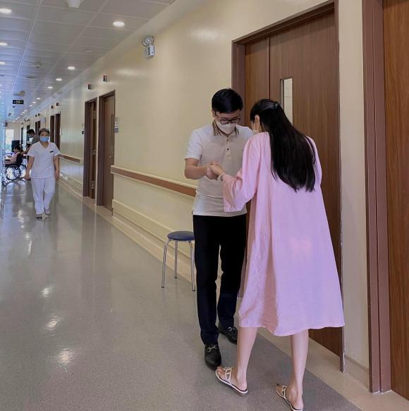 Hot girl Người Ấy Là Ai sinh con, khéo khoe chồng đại gia tâm lý-3