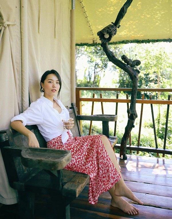 1.001 công thức mix chân váy mát mẻ, sang xịn ngày hè-6