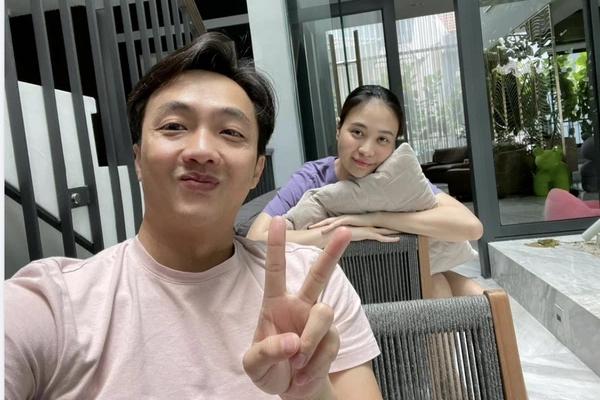 Con gái Cường Đô La được mẹ dìu chạy bộ giảm vòng eo-7