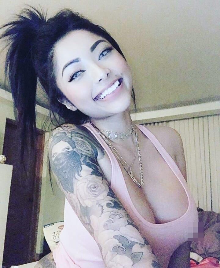 Cassie Trinh Võ - bồ cũ Binz thích phơi ngực trần, Ngân 98 thua xa-5