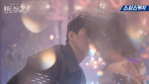 Cảnh quay lỗi Penthouse: Uhm Ki Joon hôn chị đẹp xong quên luôn thoại-5