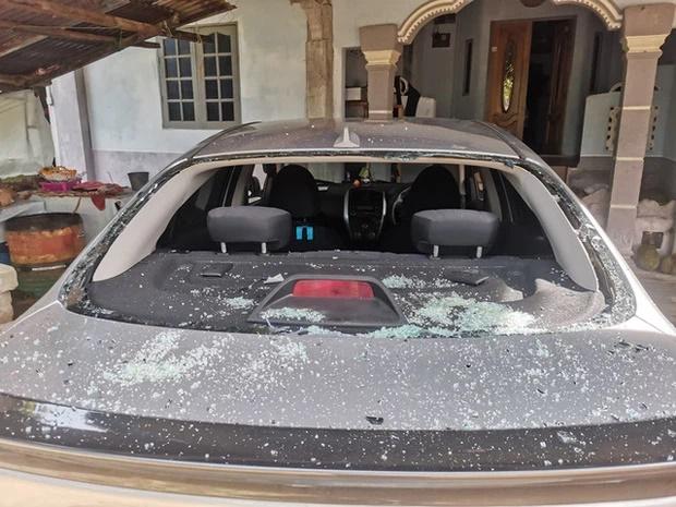 Thêm anh bán trái cây có nỗi buồn giống chị Phượng Chanel: Sầu riêng rụng làm kính xe ô tô vỡ nát-3