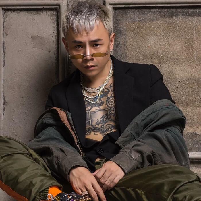 Hình xăm cô gái bên tay trái của Binz chính là bồ cũ - Cassie Trinh Võ?-10