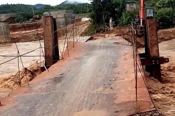 Thủy điện và hồ đập xả lũ, nhà dân ở Nghệ An ngập sâu trong nước-19