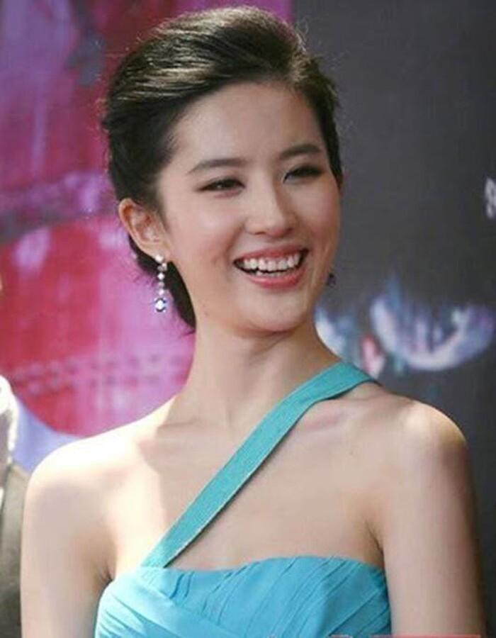 Dàn sao Hoa ngữ cứ cười là xấu: song Diệc tranh top 1-4