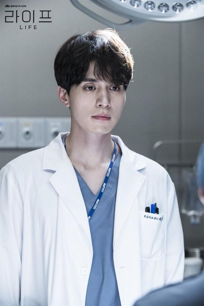 Top 8 bác sĩ đẹp trai nhất màn ảnh Hàn Quốc khiến bạn xiêu lòng (P1)-10