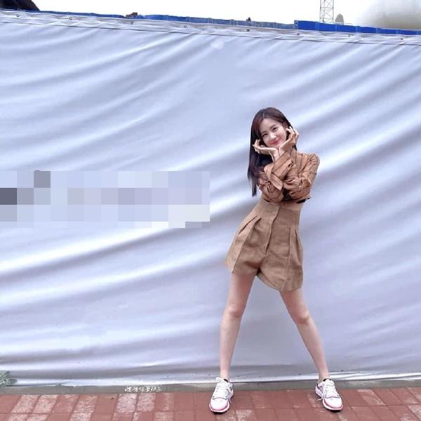 4 người đẹp Cbiz đụng độ: Trương Bá Chi cân hết tất cả nhờ pha lên đồ đỉnh cao-8