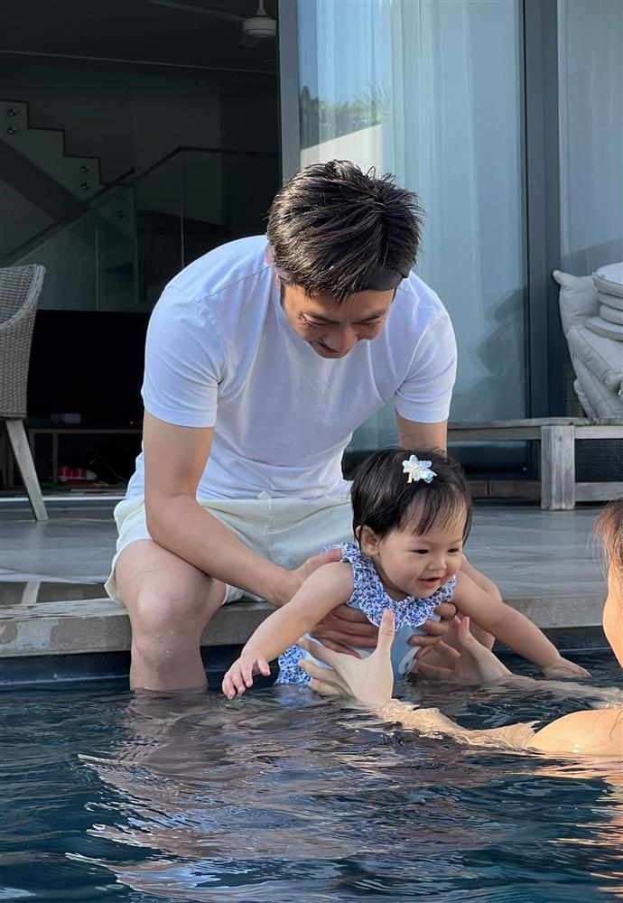 Cưng xỉu loạt khoảnh khắc cute của bố con Cường Đô La-11