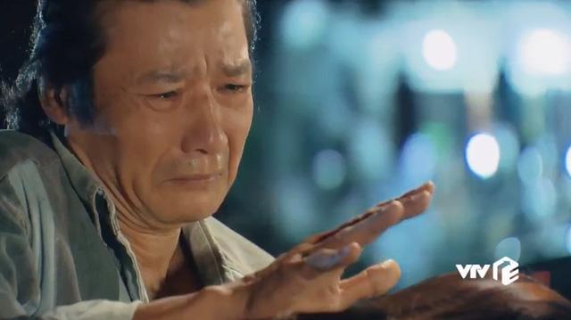 Hương Vị Tình Thân: NSƯT Võ Hoài Nam thay ông Sinh vỗ về Nam, lộ hình ảnh hai bố con ở phần 2-1