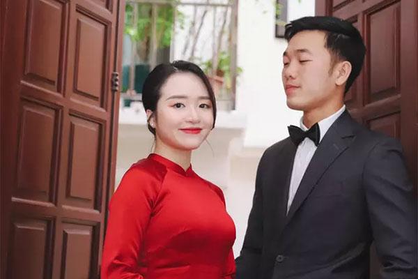 Vợ Xuân Trường lộ vòng 2 lùm lùm, fans chúc chàng Híp lên chức-6