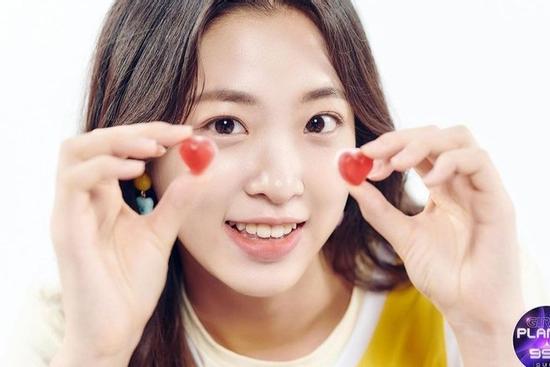 Nữ thần tượng gốc Việt trong game show Hàn Quốc