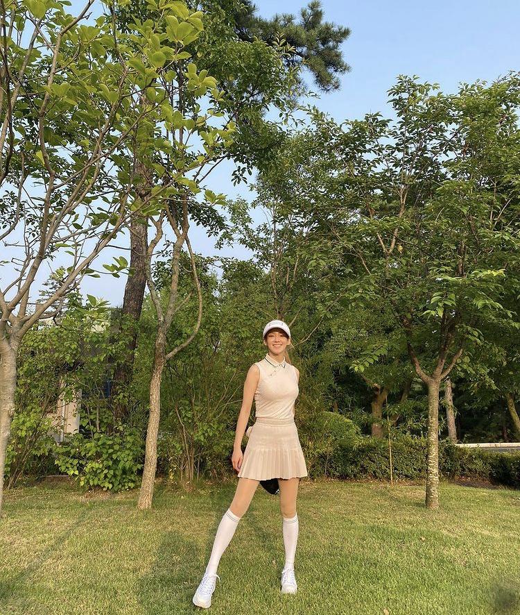 Hyomin, Sooyoung lên đồ đi đánh golf vừa chất vừa như nữ sinh 18-8