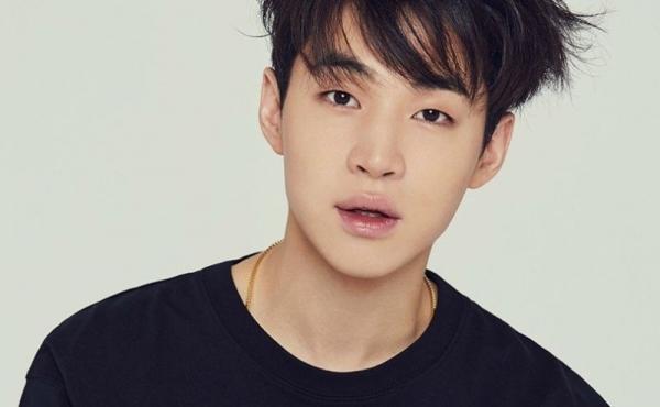 Những idol đình đám nhất Cbiz từng được các ông lớn chống lưng-6