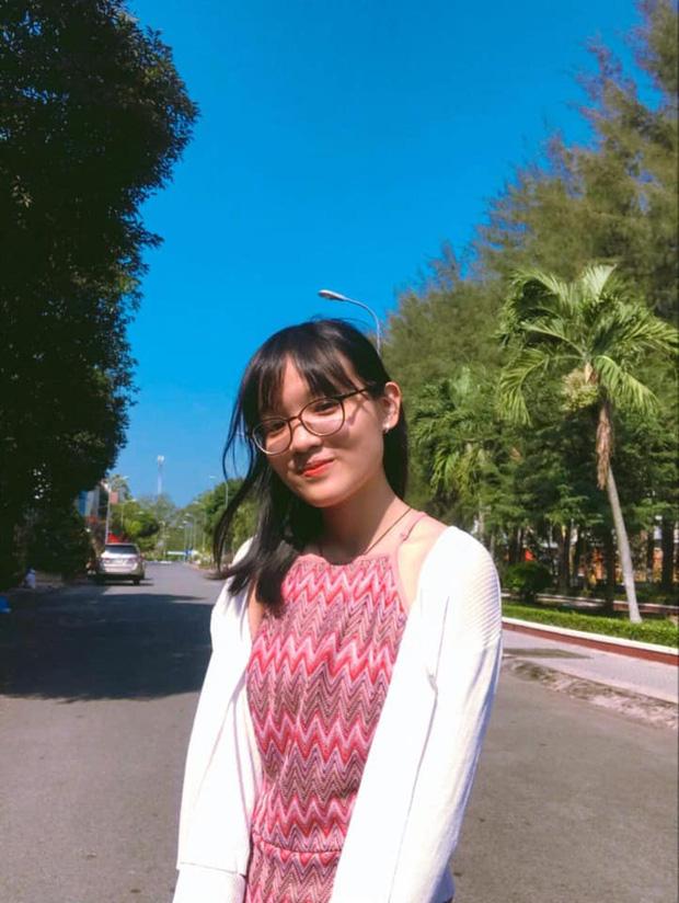Nữ sinh duy nhất đạt 10 Văn tốt nghiệp: Học chuyên Anh, trật tủ bài Sóng-1