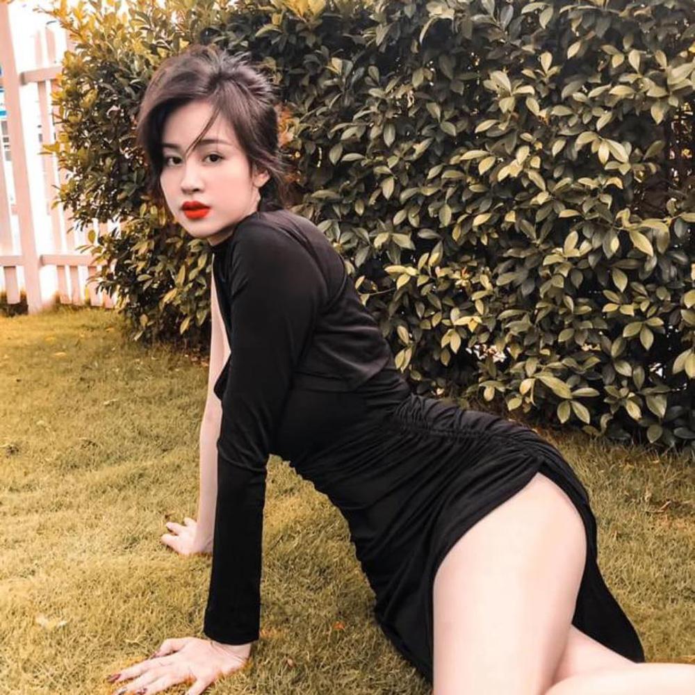 Bà Tưng ăn mặc kín đáo, dân mạng đổ dồn vòng 1 khủng tràn khỏi áo-8