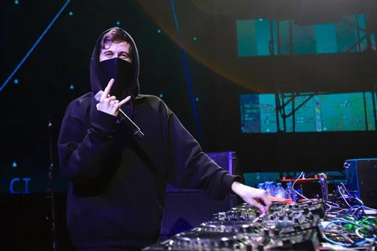 Playlist của DJ Alan Walker: Đủ BTS, TWICE nhưng không có BLACKPINK