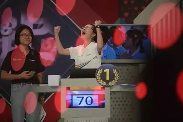 NÓNG: Thí sinh bị tố tự nhận quen người trong ban ra đề Olympia-11