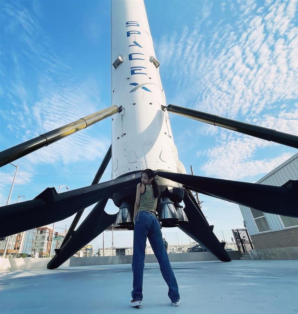 BLACKPINK Jennie đọ sắc vợ tỷ phú: Ai giành phần hơn?-5