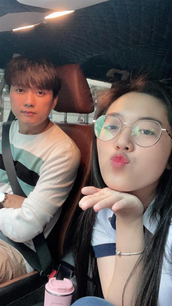 Sao nam đưa vợ kém 16 tuổi đi thi tốt nghiệp THPT: Kết quả ra sao?-3