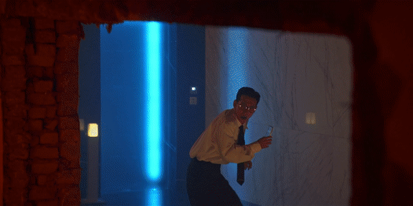 Cảnh bị cắt trong tập 7 Penthouse 3: Ha Yoon Cheol say sưa hôn gái lạ-2