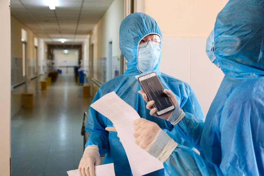 Nếu dương tính mà chưa kịp đến viện, bình tĩnh nghe bác sĩ hướng dẫn-1