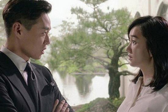 Chồng đi gái karaoke, vợ mắng còn nói vợ 'ngu mới ly hôn'