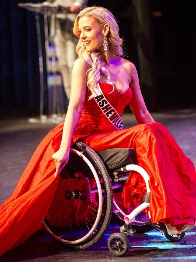 Madeline ghi tên vào top 15 năm 2019, top 10 năm 2020 và 2 lần thắng giải Người đẹp Thân thiện.