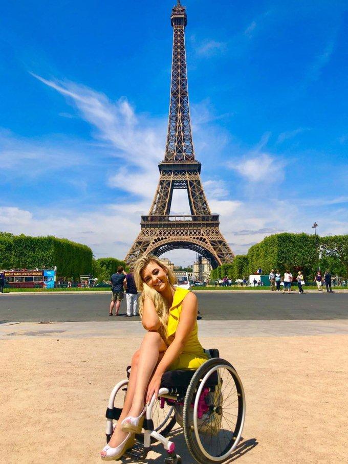 Hạn chế về đi lại, người đẹp tóc vàng rất đam mê du lịch và từng đặt chân đến nhiều quốc gia khác nhau.