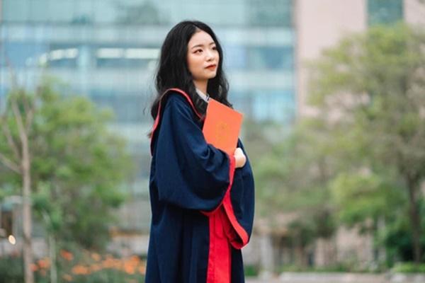 Thủ khoa Học viện An ninh tâm sự về bố đang ở tuyến đầu chống dịch-5