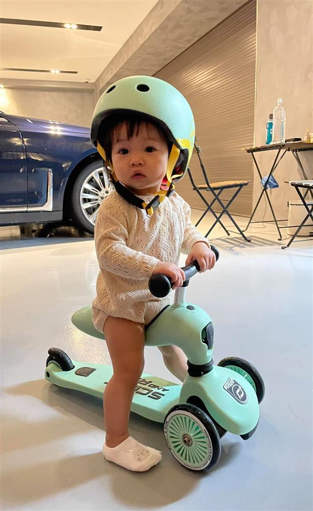 Bà nội quyền lực mừng sinh nhật con gái Cường Đô La 1 tuổi-8