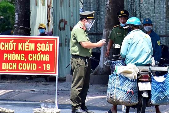 Thêm 2 địa phương phía Nam giới hạn thời gian ra đường