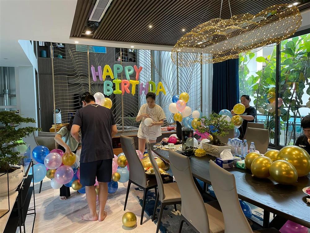 Con gái tròn 1 tuổi, Cường Đô La mới tiết lộ tên thật bé Suchin-5