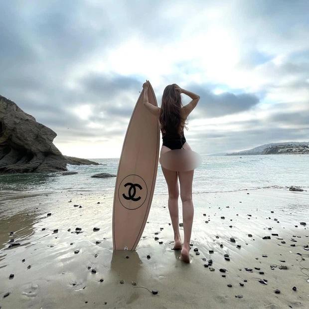 Nữ tỷ phú ở biệt thự 800 tỷ cắp ván trượt đi theo Ngọc Trinh - Chi Pu-3