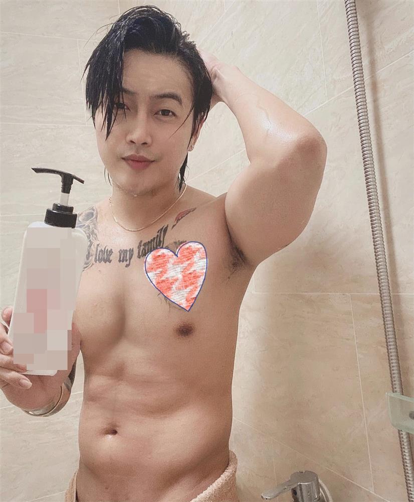 TiTi lộ hình xăm Nhật Kim Anh trên ngực, khó chối hẹn hò?-4