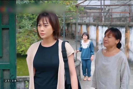 'Hương Vị Tình Thân' tập 71: Nam bỏ xứ ra đi sau khi bị bà Bích phản bội