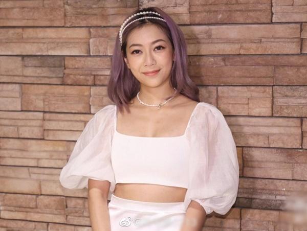 Tình cảnh trái ngược của hai người đẹp phải rời TVB-1