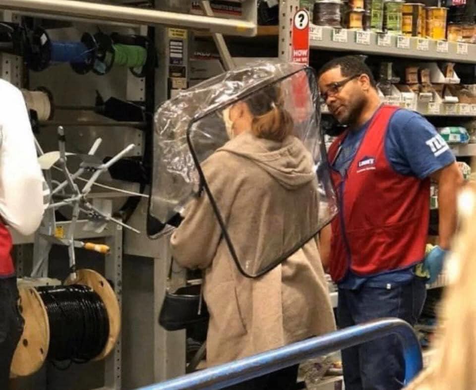 Muôn kiểu đeo khẩu trang tự chế như diễn hài thời Cô Vy-4