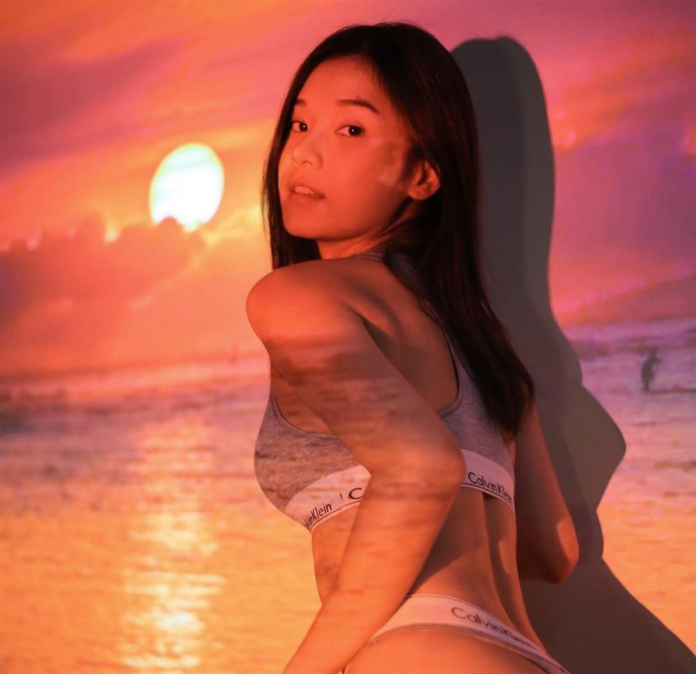 Hoàng Yến Chibi trưng trổ body khét lẹt không còn là cô chibi ngày nào!-2