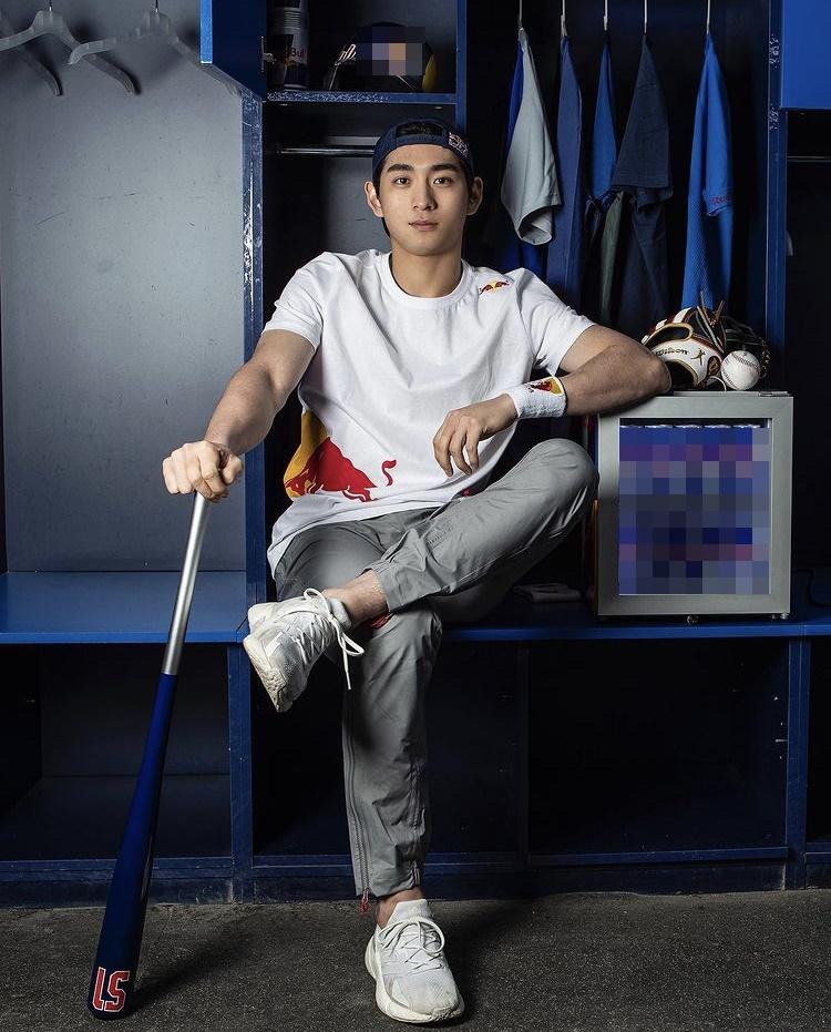 Thời trang và vẻ ngoài nam thần của đoàn Olympic Hàn Quốc-7