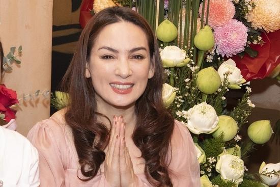 Phi Nhung quyên góp chống dịch: 'Ai chửi cũng được, mặt lì tôi vẫn kêu gọi'