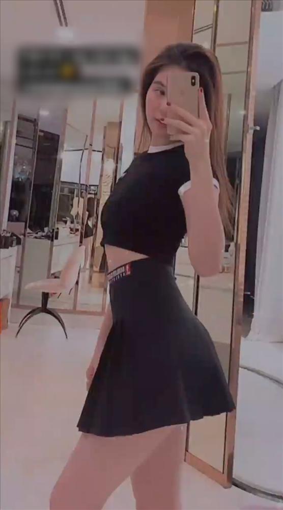 Ngọc Trinh tăng cân không phanh nhưng vòng 1 thì mất tăm-10